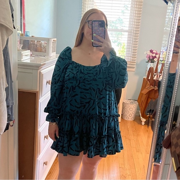 BuddLove Dress - Picture 3 of 5